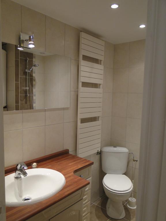 Rez De Jardin Villa Cagnes Sur Mer. Rom bilde